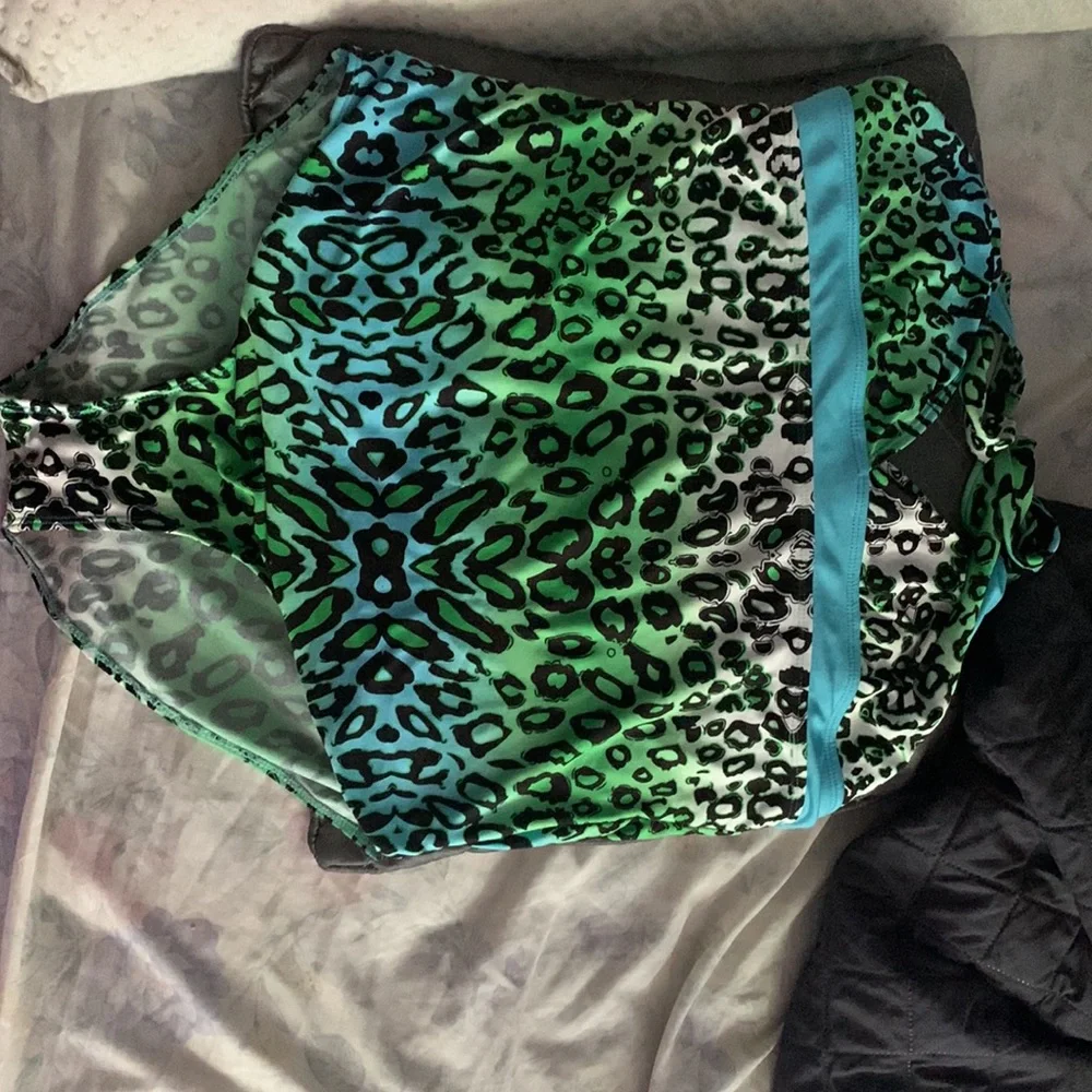 Swim suit - Picture 3 of 6